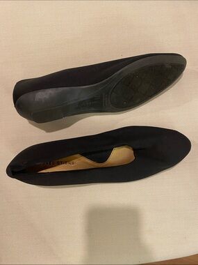 Predictions Black Slip-On Ballet Flats With Small Pump Heel Size 7 1/2